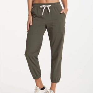 Vuori Miles Jogger in Oregano